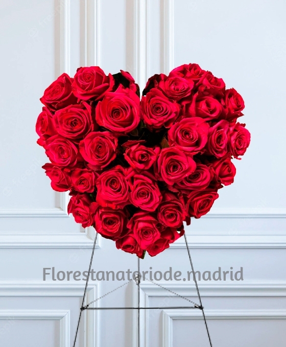 envío urgente de corazón funeraria de 36 rosas rojas a Madrid